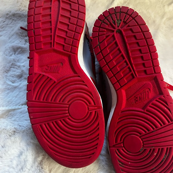 Nike 2019
Off-White x Dunk Low 'University Red' - Picture 7 of 10